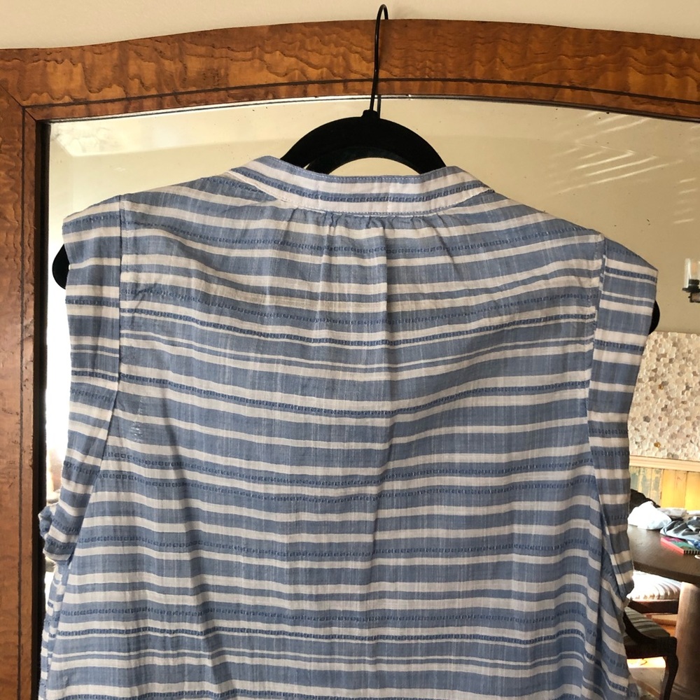 Blue/white linen dress w buttons, cuffed armholes - Picture 10 of 10